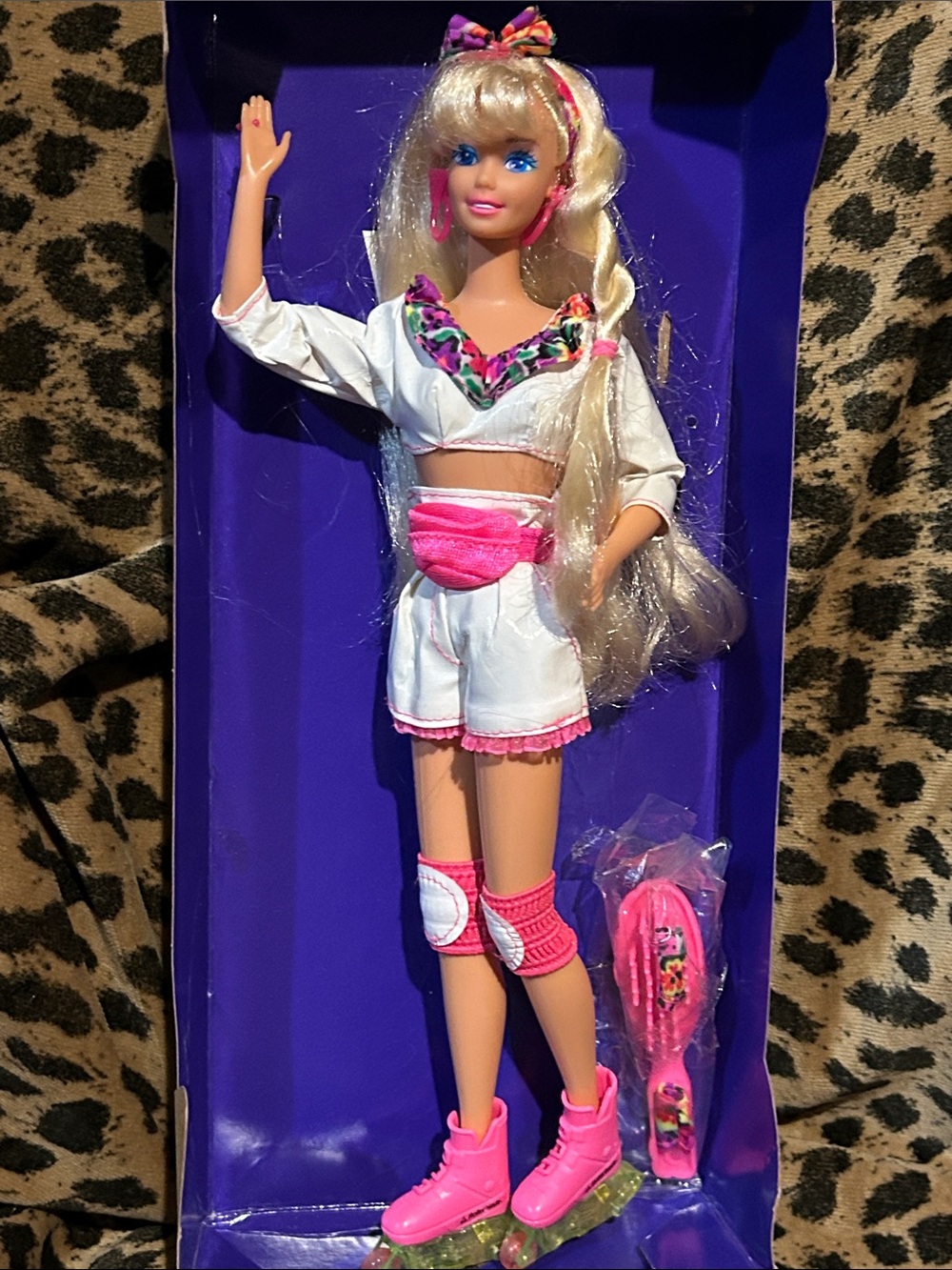 Roller Blade Barbie 1993 - Picture 3 of 16